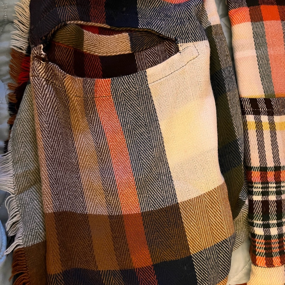 Scarf/wrap G& L